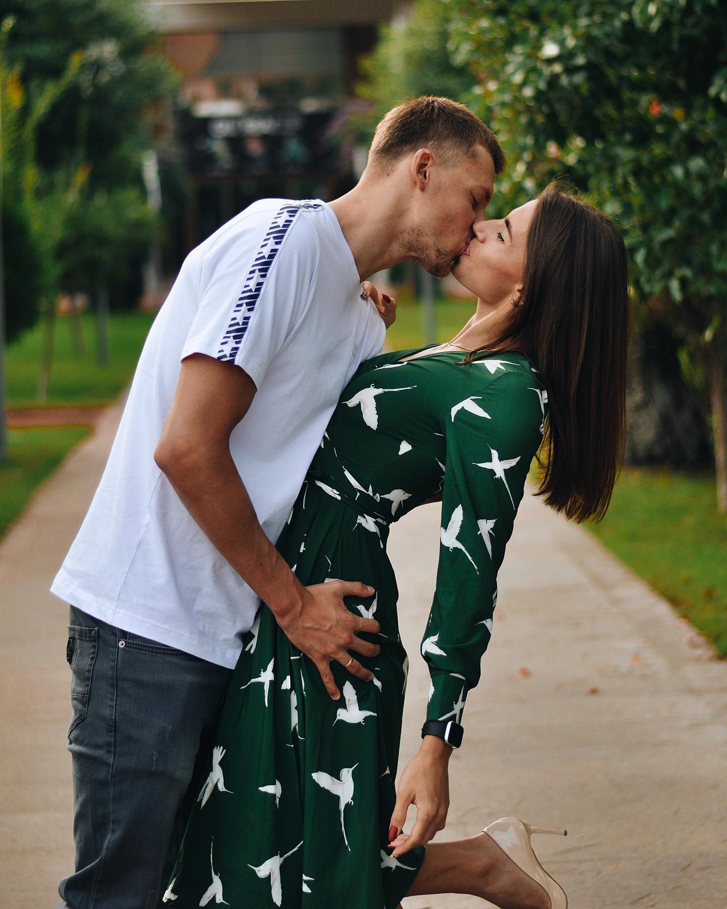 Марина Бех-Романчук поздравила любимого с днем рождения горячими фото: "один из самых прекрасных дней"